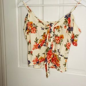 ✨SOLD✨American Eagle floral front tie crop top